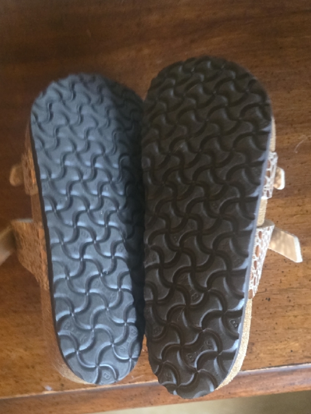 Birkenstock Gizeh Style Metallic Snake-Print Sandals - Rose Gold - Picture 4 of 5